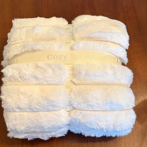 Cream Faux Fur Throw Blanket